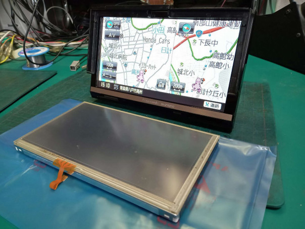 CN-GP700FVD、故障、分解、修理。液晶パネル劣化で画面変色。大阪府  