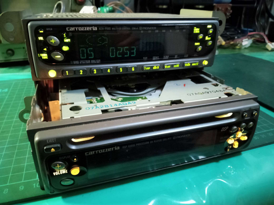 CDS-P77（1995年モデル）、故障、分解、修理。音声出ない。コーヒー 