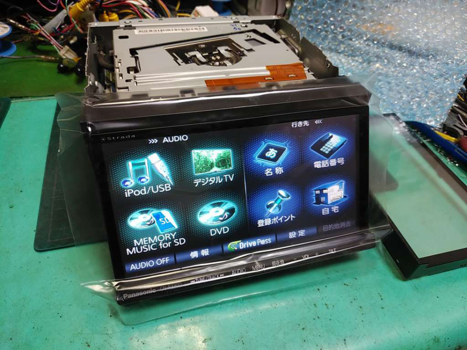 パナソニック ストラーダ 日本製タッチパネルCN-R330D地デジ 