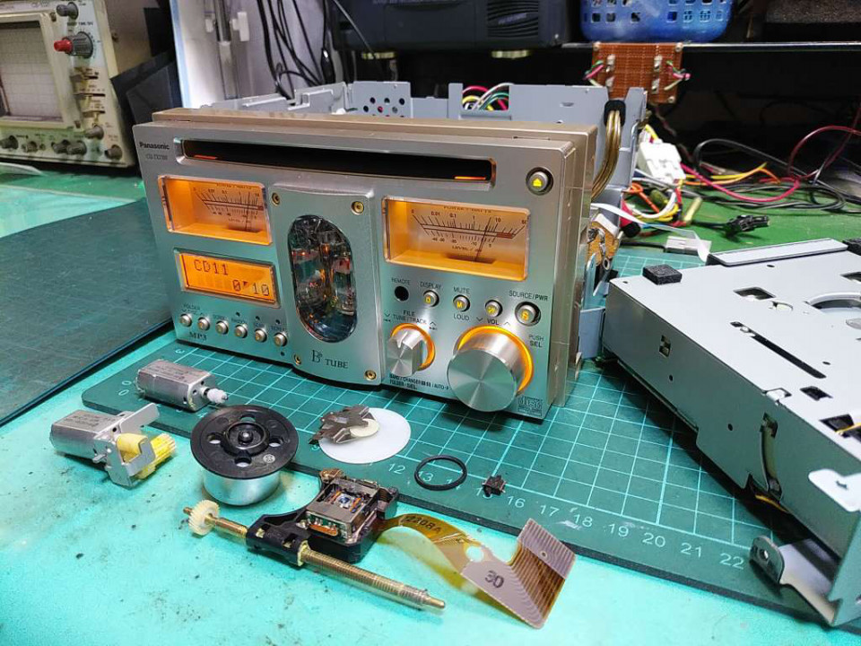 CQ-TX5500D、故障、分解、修理。CD再生不良。東京都からのご依頼。市販 
