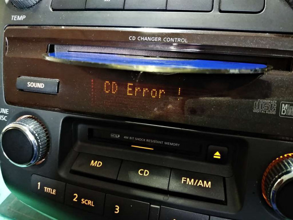 Pn 4099g A 故障 分解 修理 Cdディスク入れても再生できず そのまま出てくる Cd Error 表示 Md鳴らない 再生しない 青森県八戸市 日産e51エルグランド純正cd Md カーオーディオ カーナビ修理専門店 ベストサウンド オーディオ事業部 サウンド