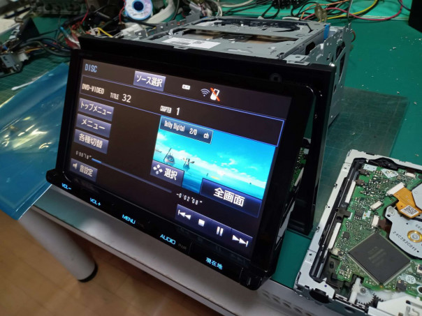 DSZT-YC4T、138001-9720E132、故障、分解、修理。タッチパネル破損  