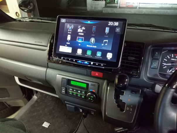 トヨタ、ハイエース。青森県八戸市。純正ナビ交換【アルパイン】11型 