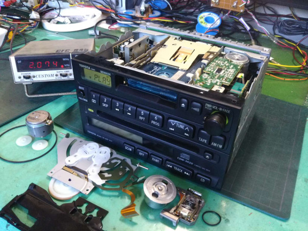 CX-DS0550C、CDN-3020、故障、分解、修理。トヨタ純正、CDプレーヤー 