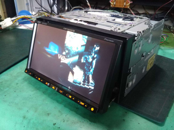 AVIC-HRZ99、故障、分解、修理。モニター閉まらない。市販モデル、HDD 
