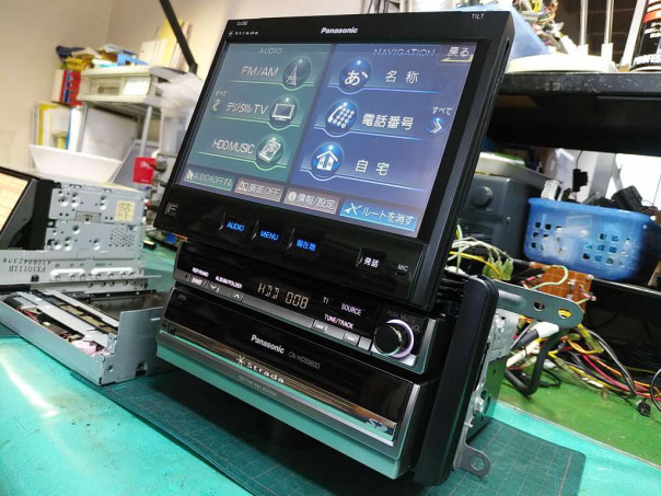 CN-HDS960TD、故障、分解、修理。モニター出て来るが、起き上がらず 