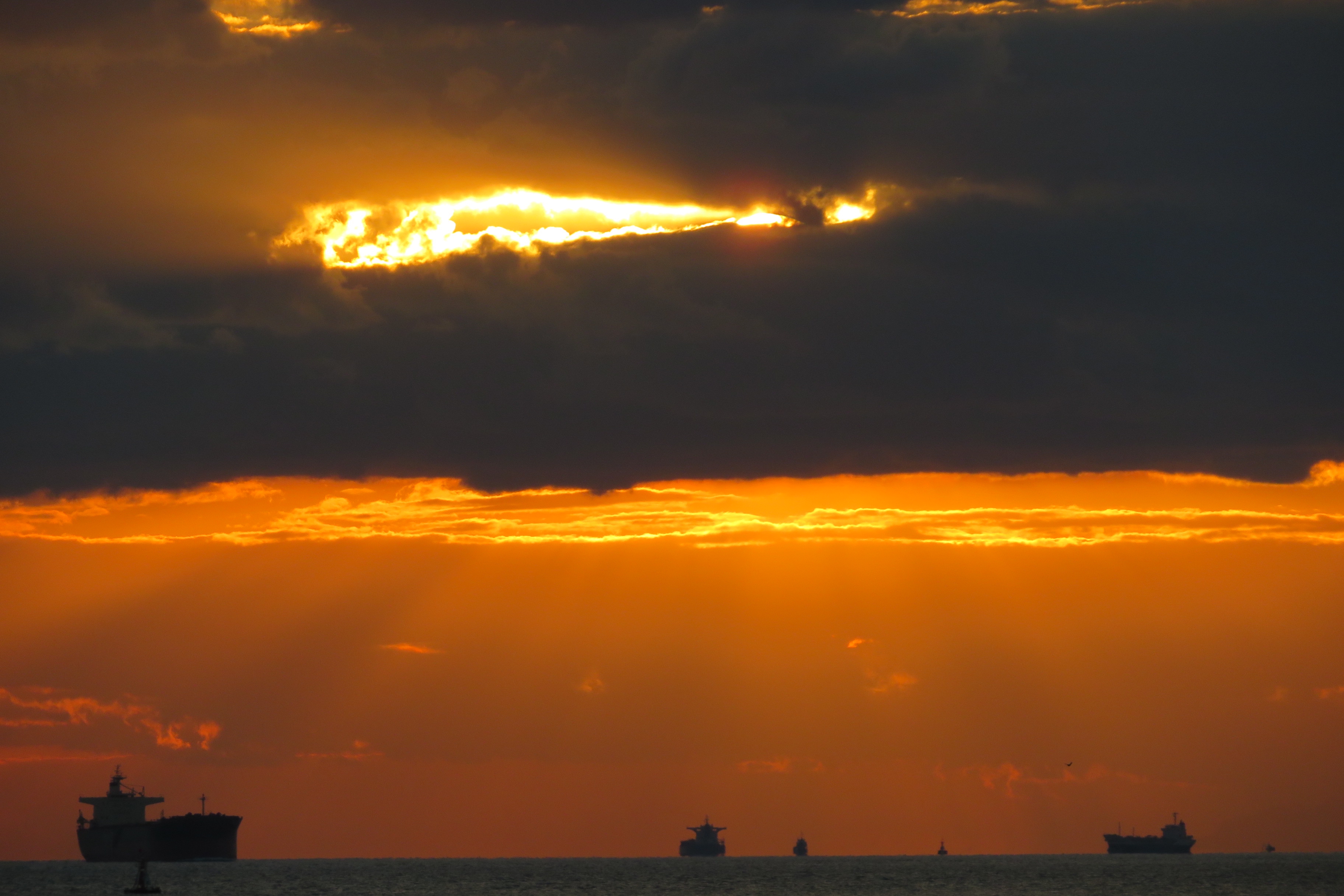 夕焼けと月 | 中村鏡とクック25cm望遠鏡