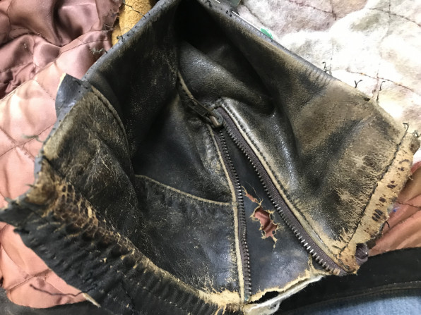 革ジャンの袖口を下駄履かせて修理 Masizin マシジン ジーンズリペアやリブ交換 厚物縫製が得意な洋服お直し屋です 革ジャンの袖口を下駄履かせて修理 Masizin マシジン ジーンズリペアやリブ交換 厚物縫製が得意な洋服お直し屋です