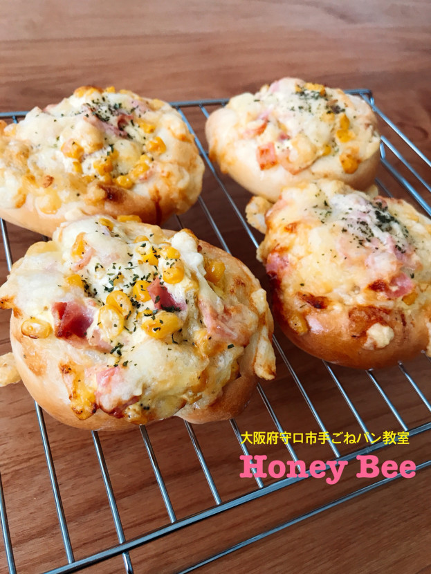 手ごねパンメニュー Honey Bee