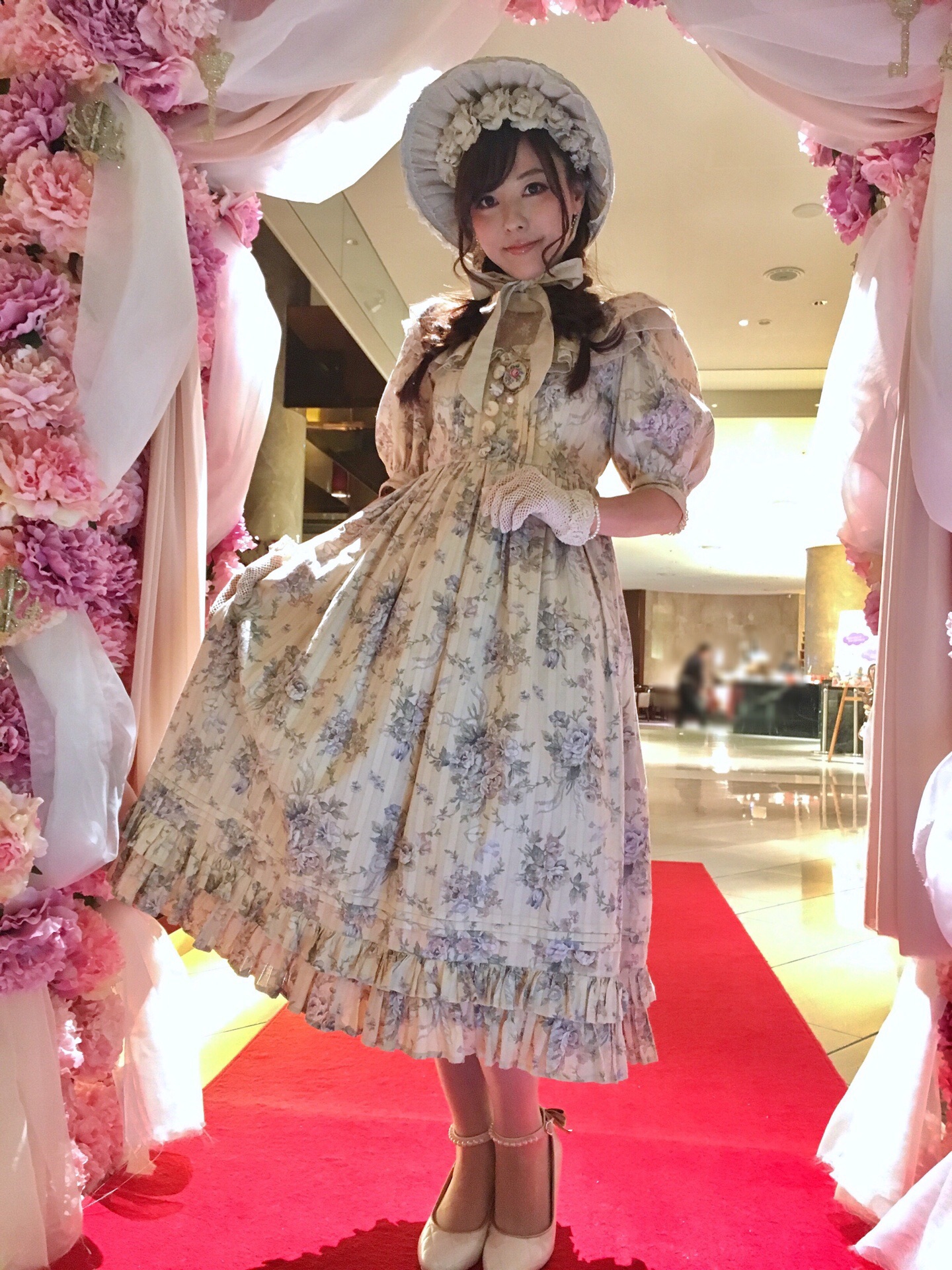 👑 「バラの庭園でアフタヌーンティー」くる実 | Tokyo Lolita