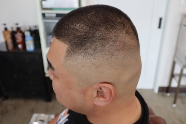ボーズスタイルにフェード入れてオシャレボーズスタイルに 哀愁の理髪師