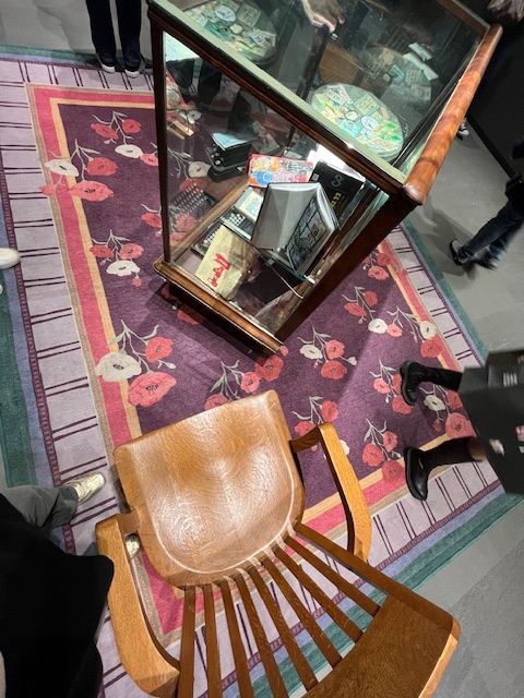 🌙 Johnny Depp: A Bunch of Stuff — 初日のカオスへ | Fashion Source