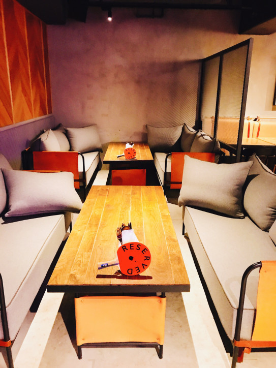 卓球cafe オシャレに飲めてはしゃげる場所 Even A Stone Jewelry 卓球cafe オシャレに飲めてはしゃげる場所 Even A Stone Jewelry
