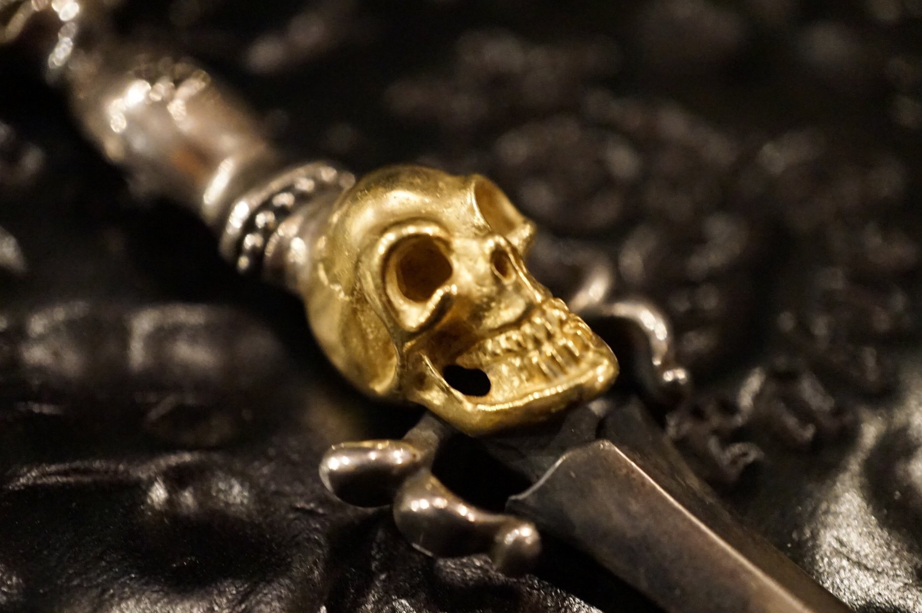 gaboratory gabor gold skull dagger | posse