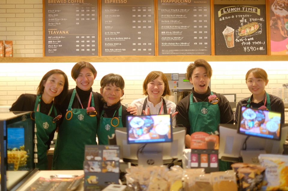 年を重ねても輝ける居場所であるために 多様な人が活躍できる社会を目指して Starbucks Coffee Japan