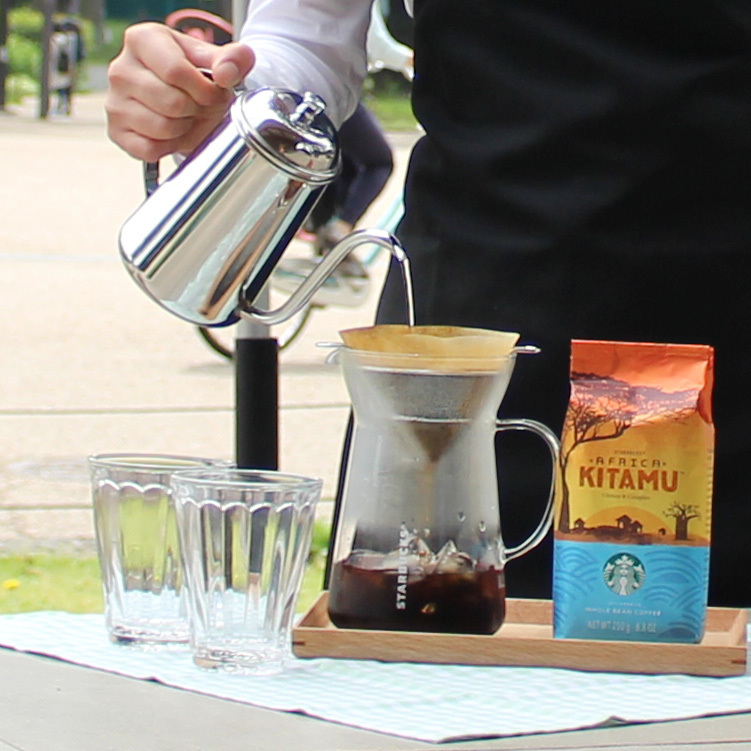 アフリカ キタム®とふわふわミルクで作るアイスカフェラテ | Starbucks