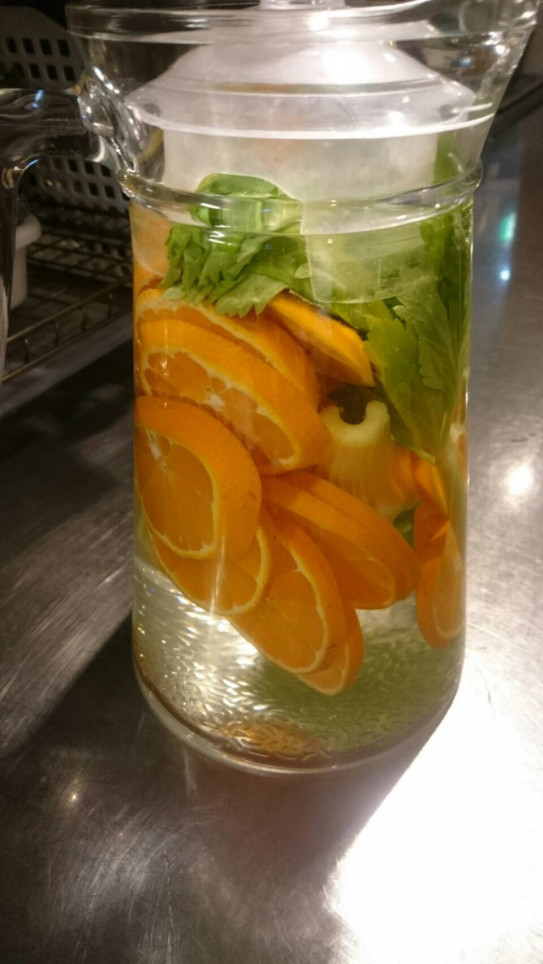 デトックスウォーター 野菜屋カフェ ヴェルデ