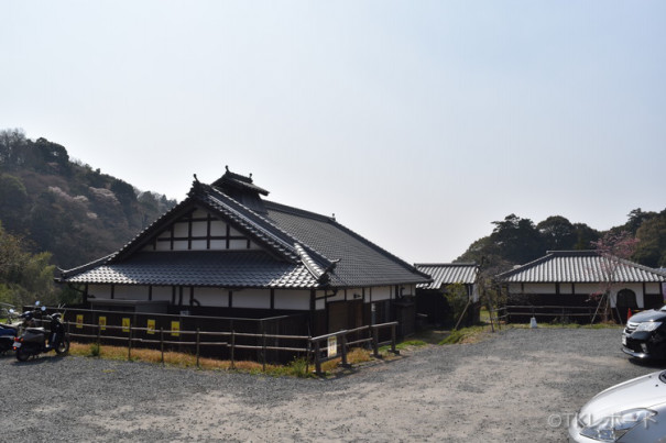 駐車場有 根来寺参拝時に立寄 和歌山県岩出市の古民家カフェレストラン 初花でランチ 大阪食訪 気ままにうまいもんを綴るグルメブログ