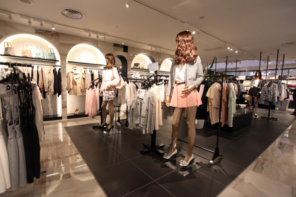 Cecil Mcbee ルミネ池袋店 Rosso インテリアデザイン Cecil Mcbee ルミネ池袋店 Rosso インテリアデザイン