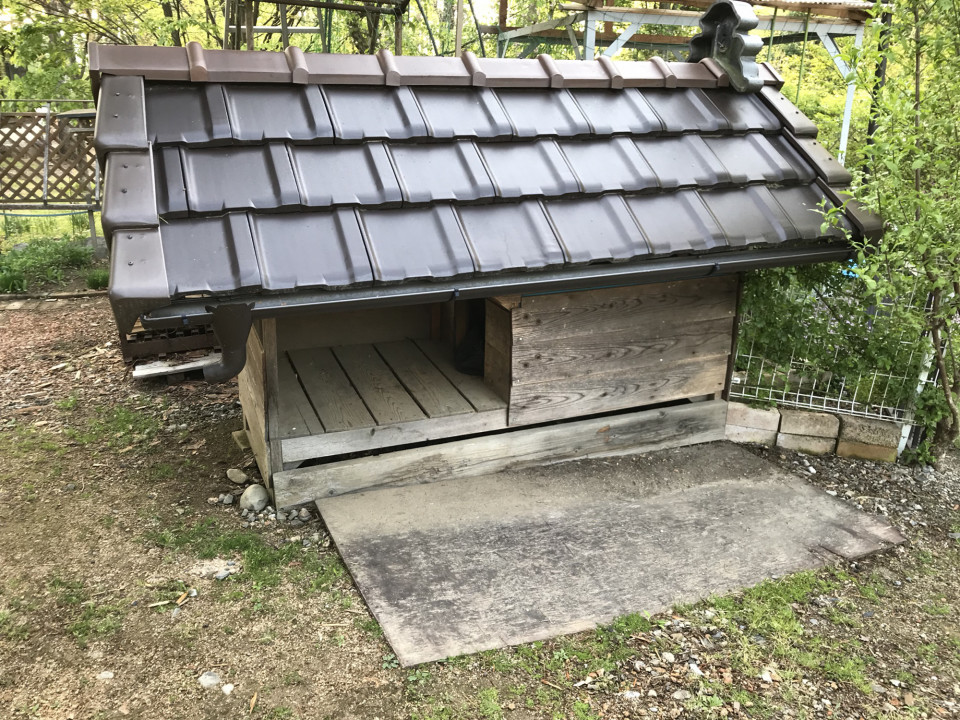 犬小屋にも瓦屋根 株式会社 加藤かわら 犬小屋にも瓦屋根 株式会社 加藤かわら