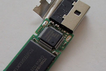 Usbメモリ内部のメモリーチップや制御チップはがれ データ救出と復元の希望社