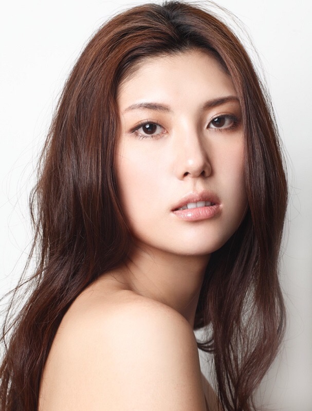 モデル前田智子ちゃん Acupuncture&Ear Beauty Therapy