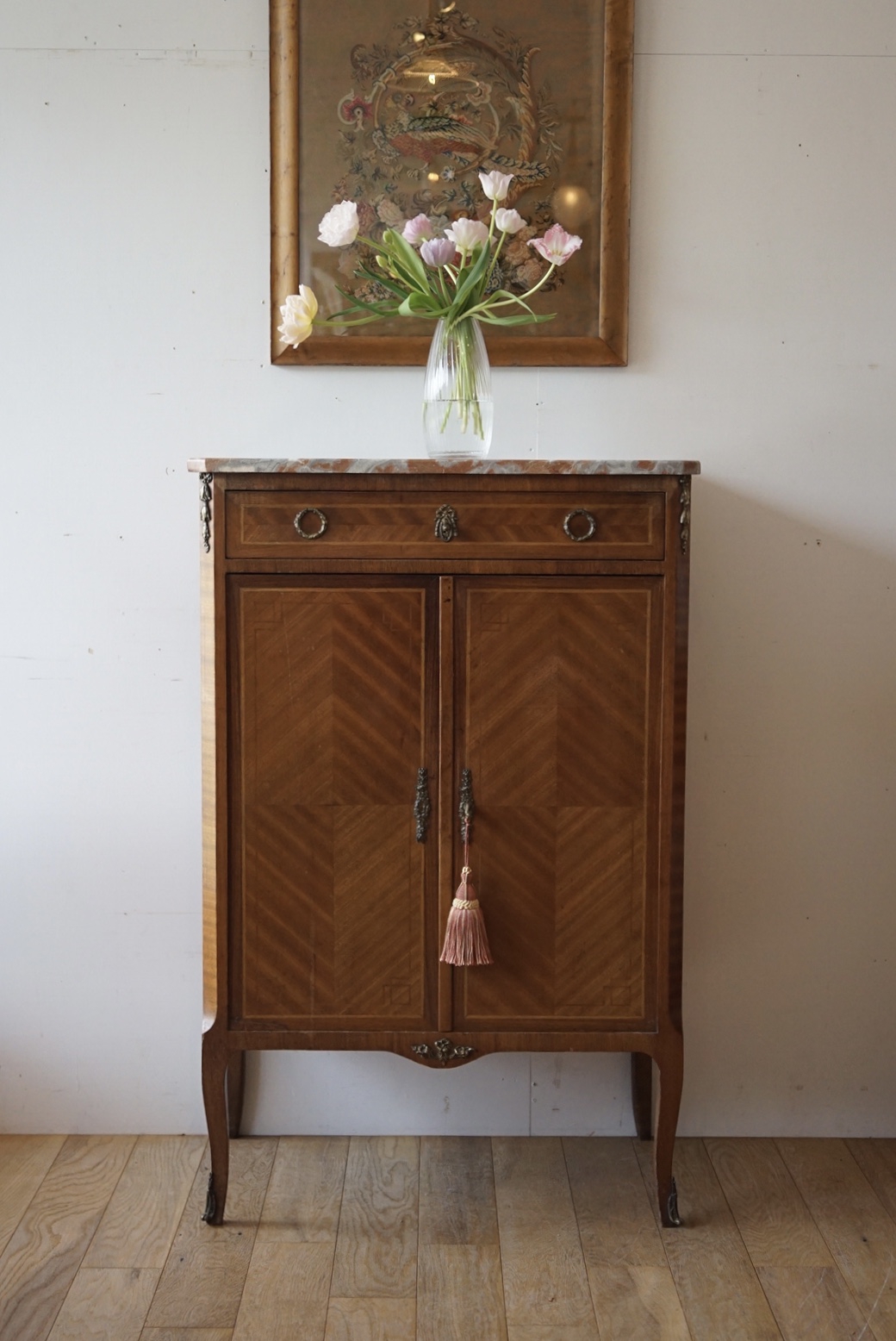VIEW ANTIQUES VIEW ANTIQUES
