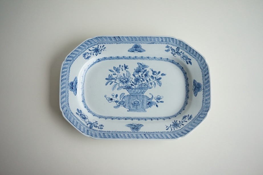VIEW ANTIQUES