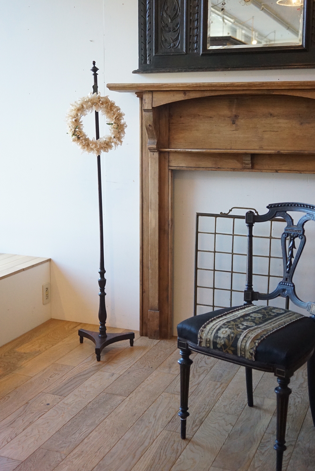 VIEW ANTIQUES
