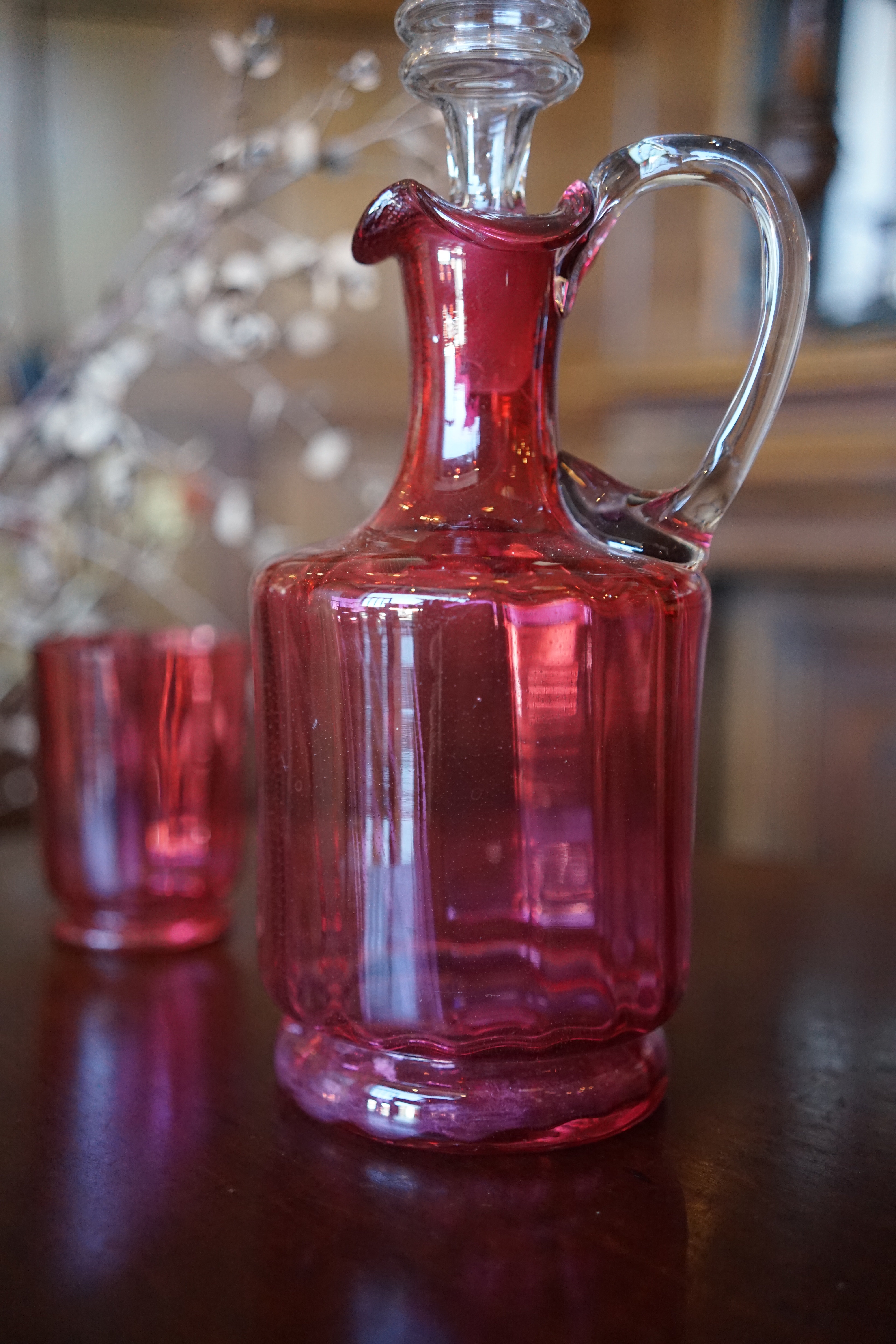 1940TrifariクランベリーガラスのドレスクリップA.Filip - アクセサリー