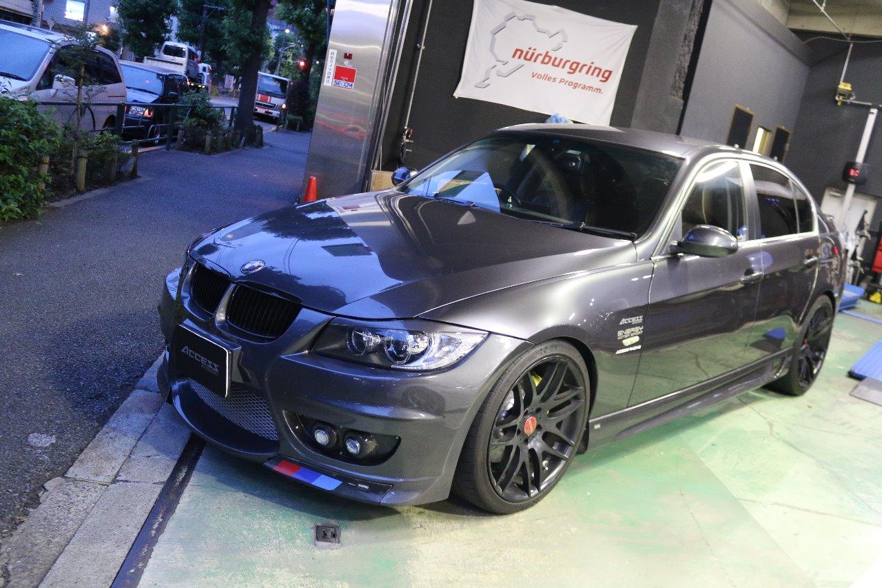 E90なお客様に、BMWパフォーマンスブレーキお取り付け