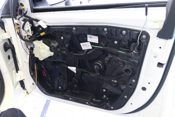 ｃ４３ワゴンに ｌｏｃｋ音ｖｅｒ２ ７お取り付け アクセスエボリューション目黒店 Access Evolution Meguro