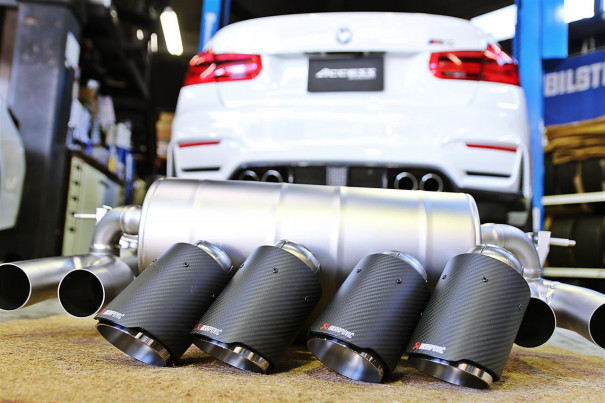 ｆ８０ｍ３なお客様に Akrapovic Slip On Systemお取り付け アクセスエボリューション目黒店 Access Evolution Meguro