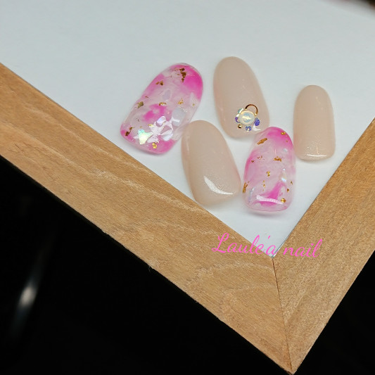 ホログラム シェルネイル パラジェル登録店 Laule A Nail 若葉駅前徒歩7分