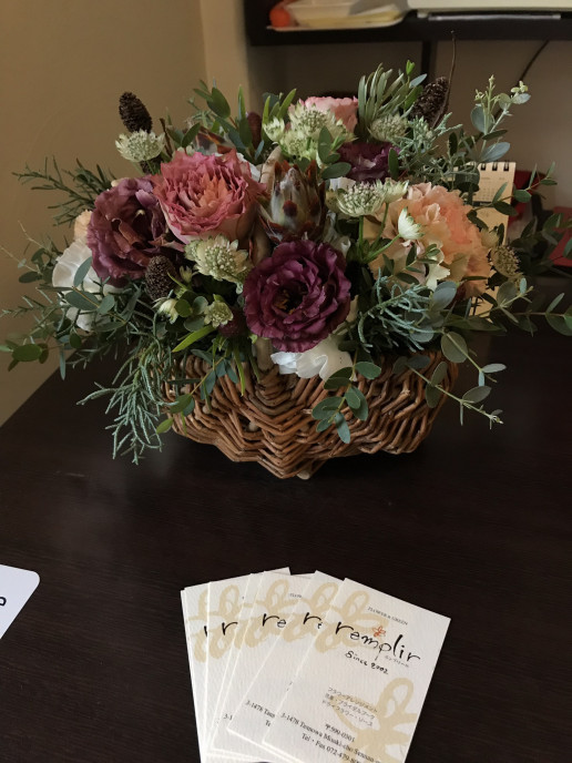 いいお花屋さんがオープンしたよ 髪型でマイナス5歳 小顔になる美容室 大阪府泉南市樽井駅徒歩2分の キョウヘアーデザインストアーです