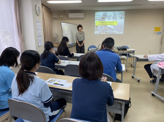 神戸市の介護老人保健施設様での介護フットケア研修会 介護フットケア