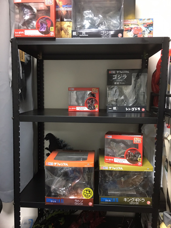 自作ショーケースとフィギュアスタンド 改装中