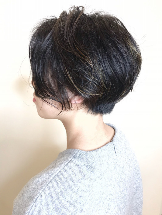 ショートパーマスタイル ハイライトカラー Nyny 姫路広畑