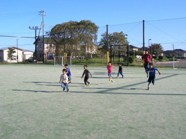 10 9 水 幼児サッカー教室 遊ぶ 楽しむ 学ぶ さぁ 親子で一緒に未来くるチャレンジ 10 9 水 幼児サッカー教室 遊ぶ 楽しむ 学ぶ さぁ 親子で一緒に未来くるチャレンジ