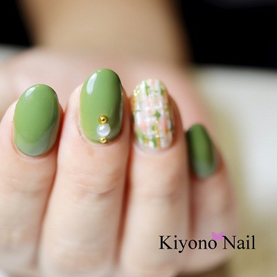 カーキでおしゃれツイードネイル 佐世保市ネイルサロン 爪が傷まず上品なネイルのキヨノネイル カーキでおしゃれツイードネイル 佐世保市ネイルサロン 爪が傷まず上品なネイルのキヨノネイル