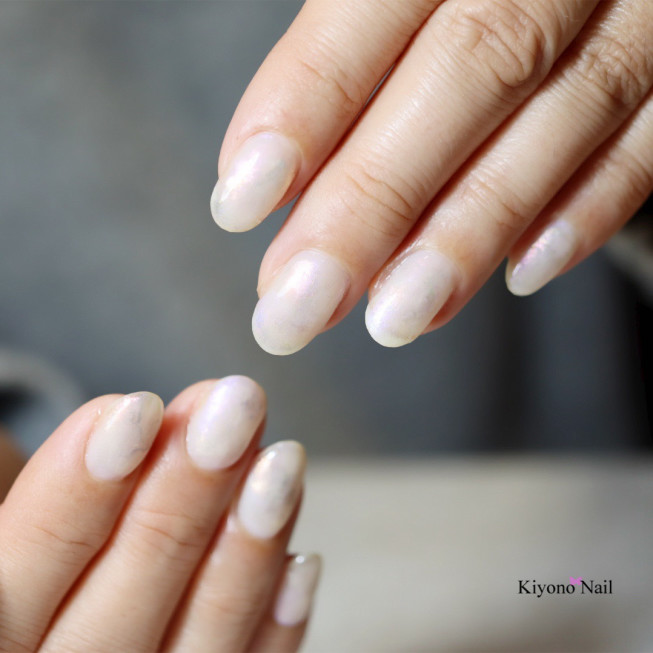 雪降る季節におすすめ ニュアンスホワイトネイル 佐世保市ネイルサロン 爪が傷まず上品なネイルのキヨノネイル