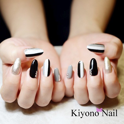 モノトーン気分なネイル 佐世保市相浦ネイルサロン お爪の健康にこだわり指先のキレイを叶えるキヨノ ネイル