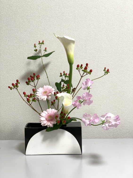 春らしい自由花 池坊いけばな准華督是枝華凰 ハーブコンシェルジュ