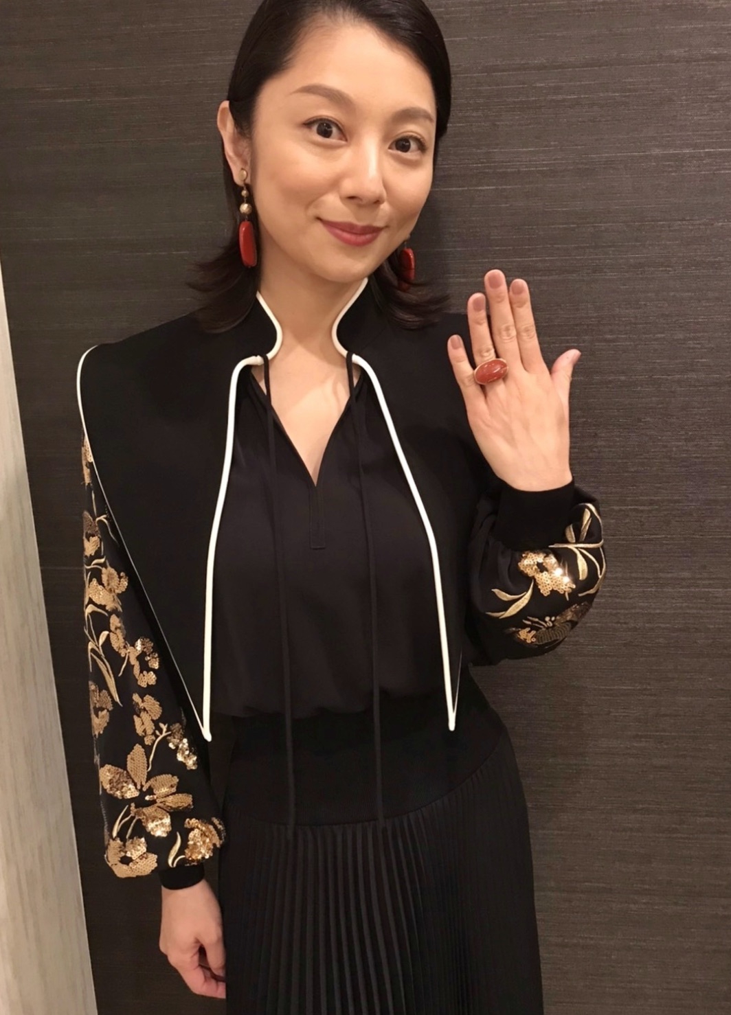 小池栄子さんがドナテラペリーニをご着用 Dressunreve