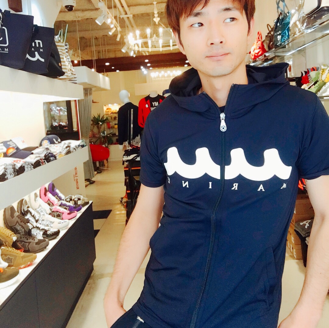 muta MARINE の半袖ラッシュパーカー | 大人の隠れ家 5+ワンダ