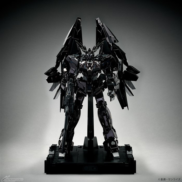 スカルを纏った漆黒の「STRICT-G×mastermind JAPAN」コラボ スカルを纏った漆黒の「STRICT-G×mastermind JAPAN」コラボ