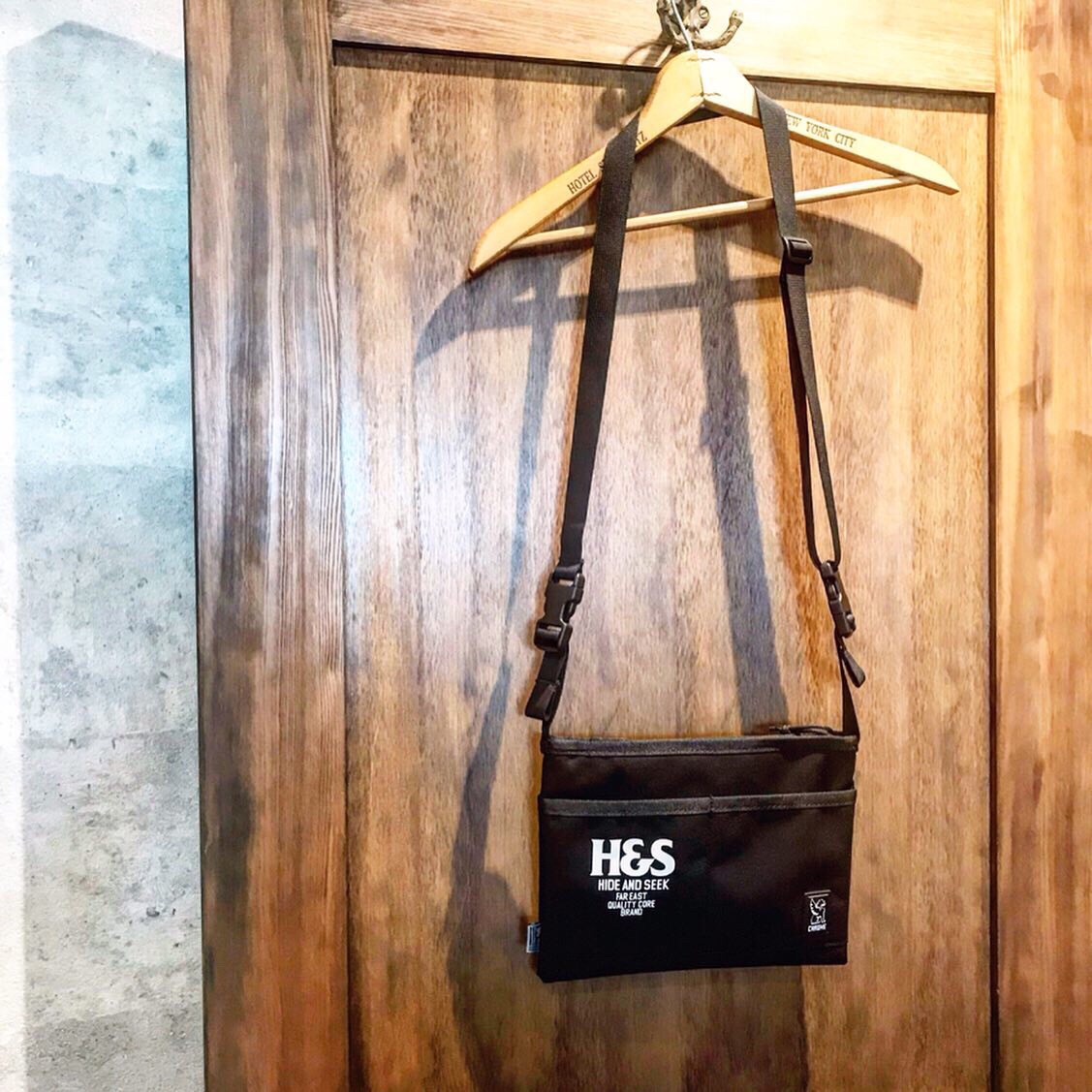 HIDE AND SEEK×CHROME MINI SHOULDER BAG HIDE AND SEEK - × CHROME / MINI SHOULDER BAG / クローム