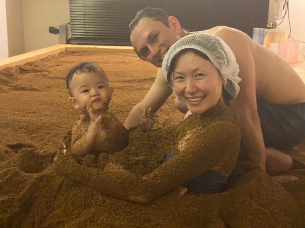 おがくず酵素風呂 ロキデ淡路島 Crystal Artist Nami おがくず酵素風呂 ロキデ淡路島 Crystal Artist Nami