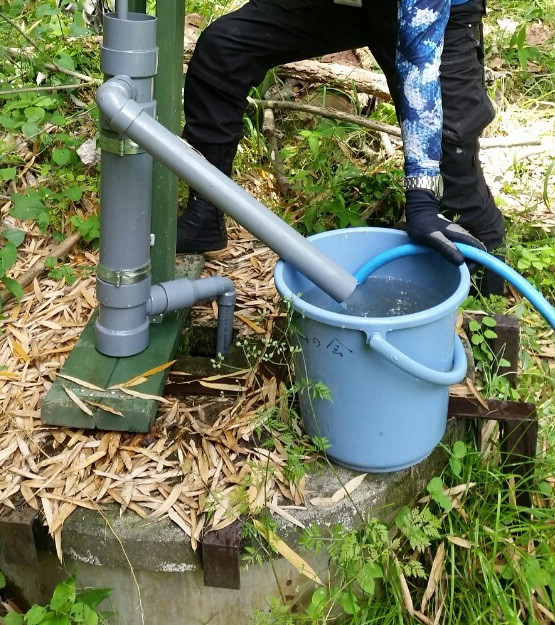 R3 5 15 手作りポンプ 公式 小沢城址里山の会