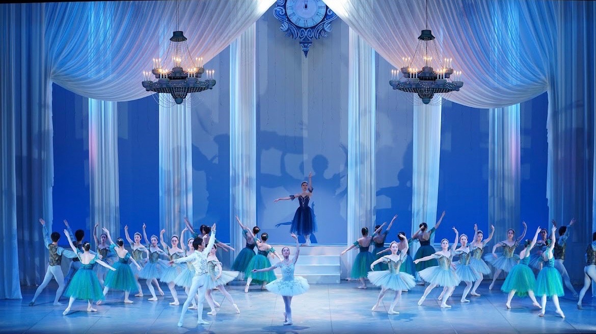 History La mer Ballet Company